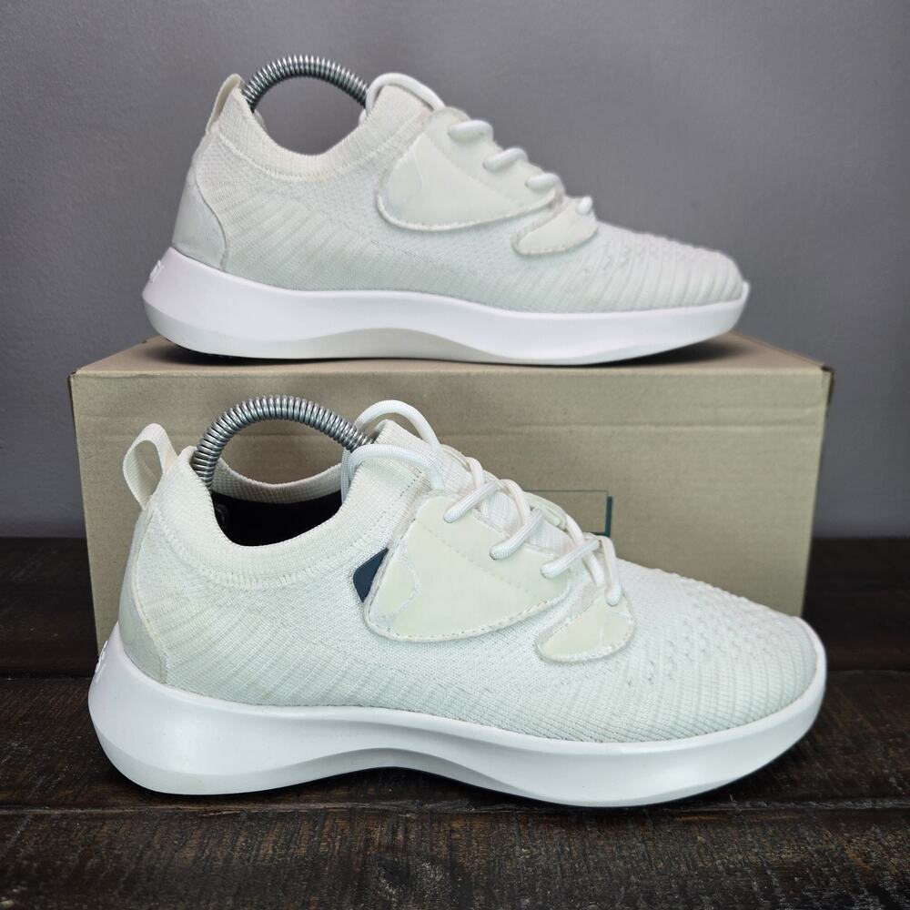 Vessi Everyday Move Womens Size 5 Lace Up Waterproof Shoes Sneaker Polar White